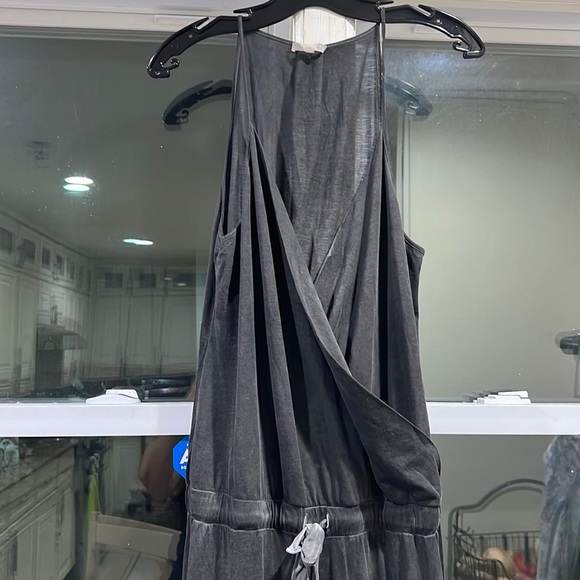 Skin gray sleeveless jumper with pockets - Picture 2 of 7